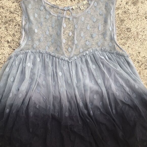 Gimmicks semi sheer polka dot too. Small - Picture 2 of 3